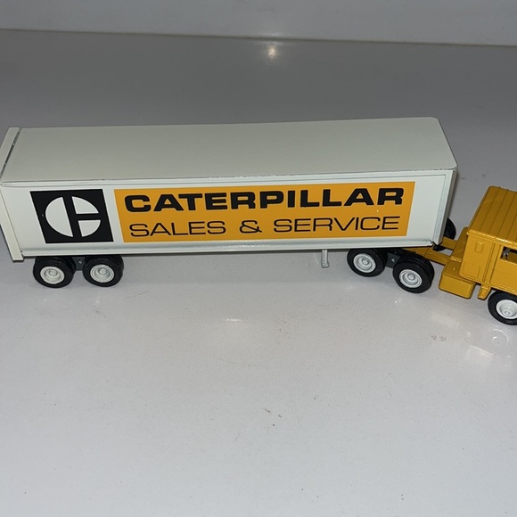 Winross Caterpillar Semi Truck - Picture 3 of 6